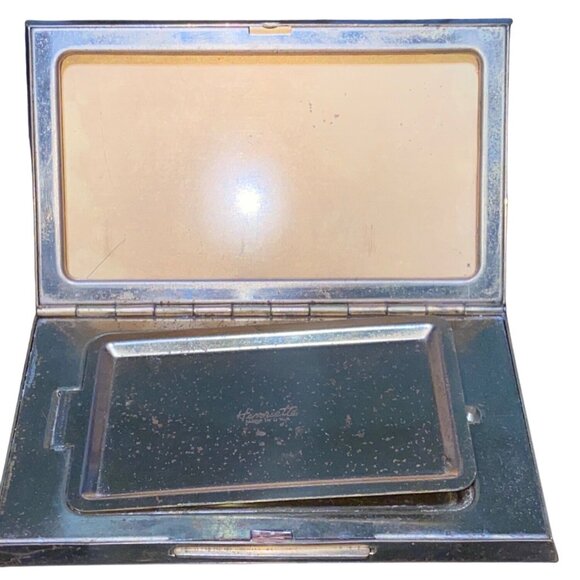 Henrietta Vintage Brass Etched Compact Makeup Powder Case - Picture 3 of 8